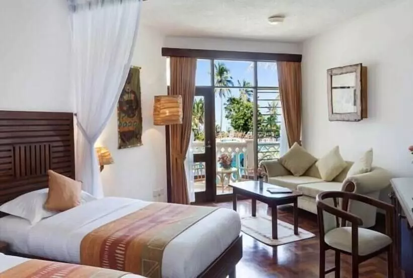 هتل Amani Tiwi Beach Resort