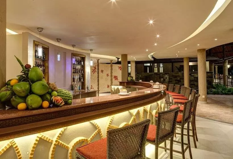 هتل Amani Tiwi Beach Resort