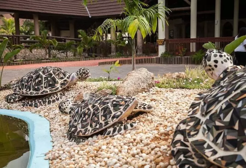 هتل Amani Tiwi Beach Resort