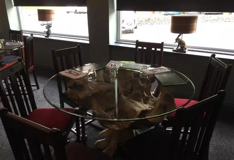 Отель Auldgirth Inn