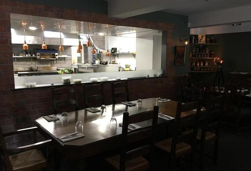 فندق Auldgirth Inn