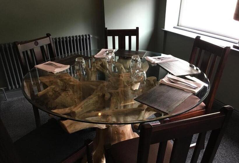 فندق Auldgirth Inn