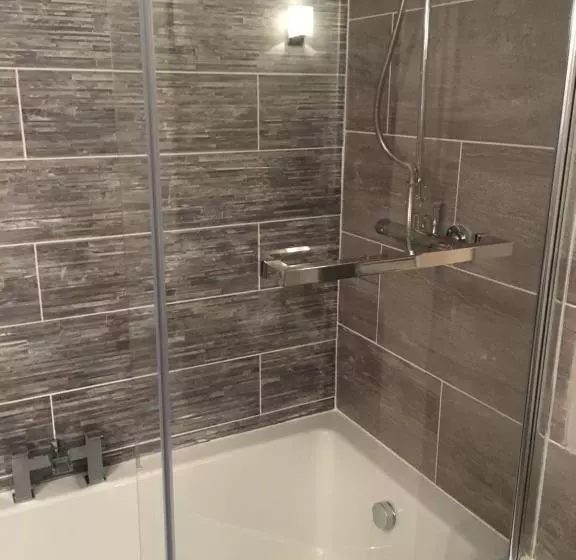 Отель Auldgirth Inn