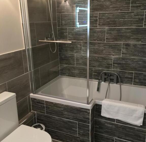 فندق Auldgirth Inn