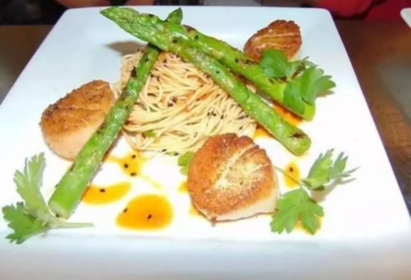 בית מלון כפרי Camelot Restaurant & Inn