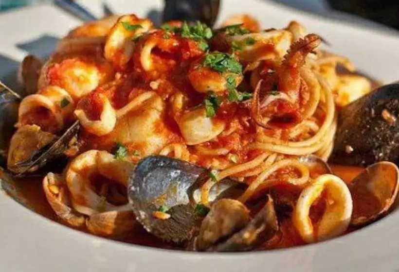 בית מלון כפרי Camelot Restaurant & Inn