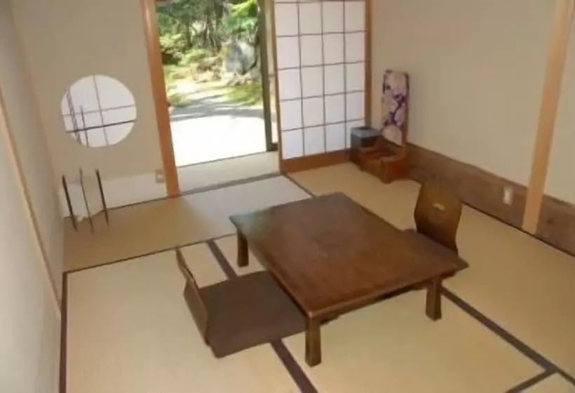 Hotelli Japanese Inn Yoshimizu