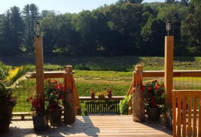 Otel The 1850 House Inn And Tavern