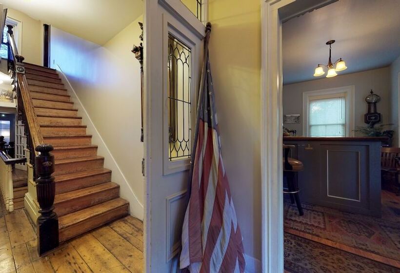 בית מלון כפרי The 1850 House Inn And Tavern