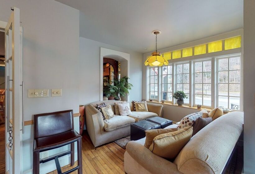 בית מלון כפרי The 1850 House Inn And Tavern