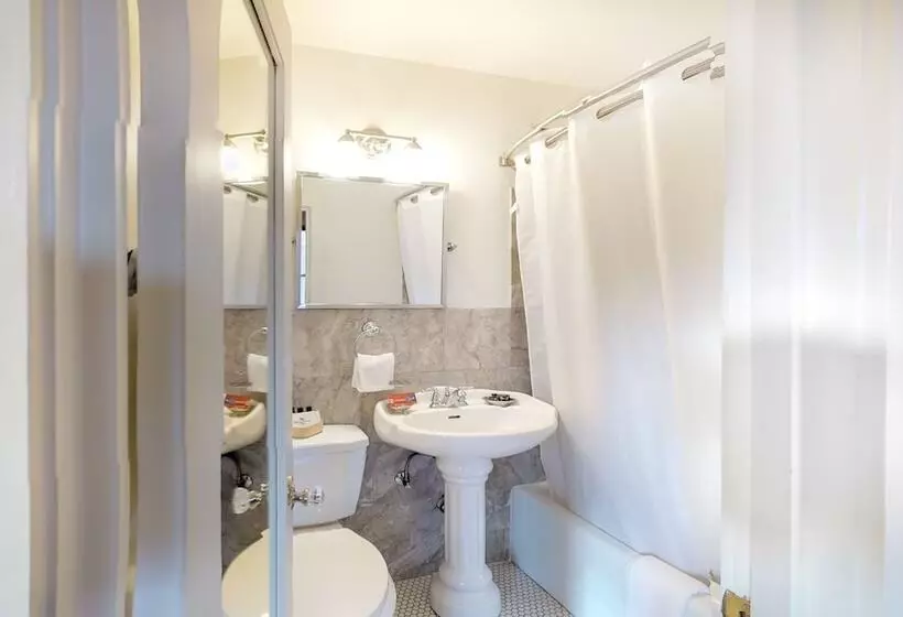 Otel The 1850 House Inn And Tavern