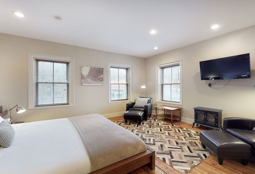 בית מלון כפרי The 1850 House Inn And Tavern