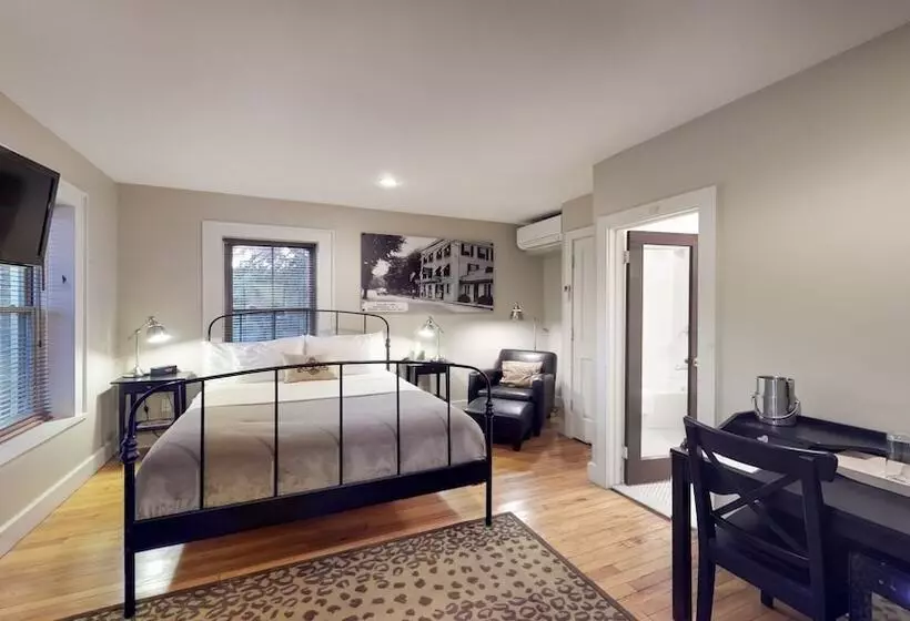 Otel The 1850 House Inn And Tavern