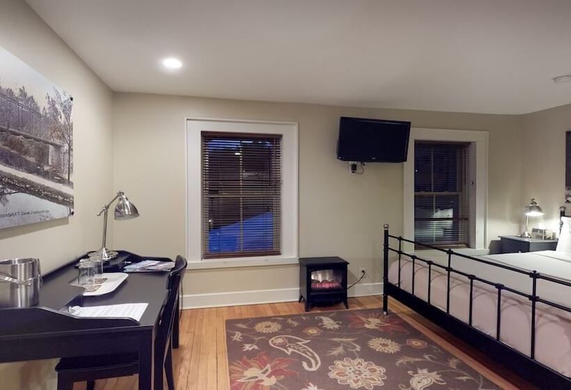 בית מלון כפרי The 1850 House Inn And Tavern