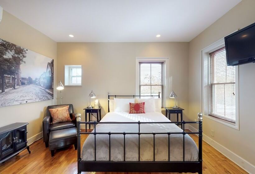 בית מלון כפרי The 1850 House Inn And Tavern