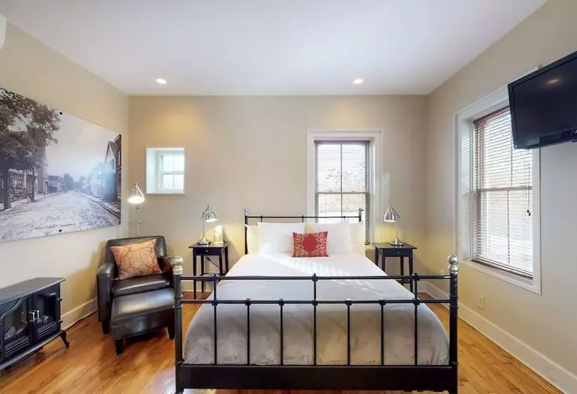 Otel The 1850 House Inn And Tavern