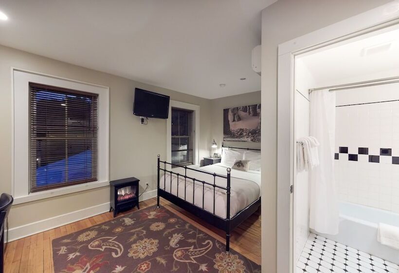 בית מלון כפרי The 1850 House Inn And Tavern