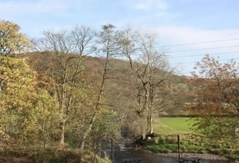 Отель The Eagle And Child Inn