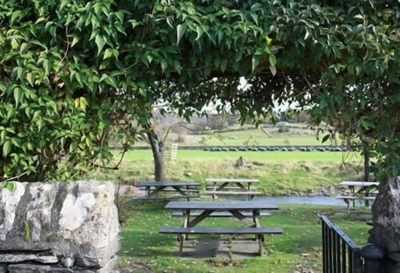 فندق The Eagle And Child Inn