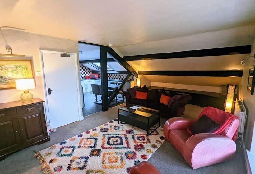 فندق The Eagle And Child Inn