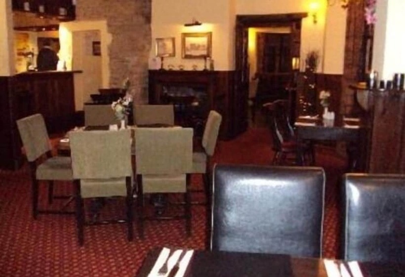 בית מלון כפרי The George Inn