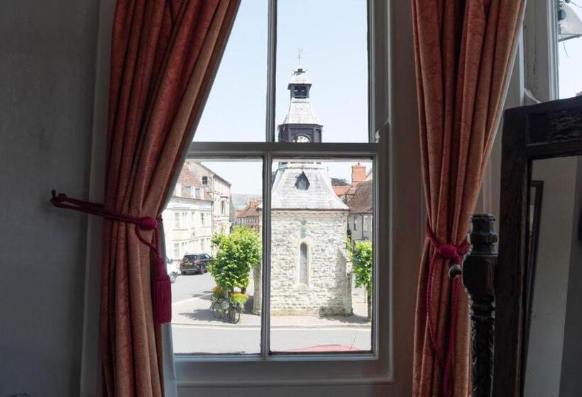 בית מלון כפרי The George Inn