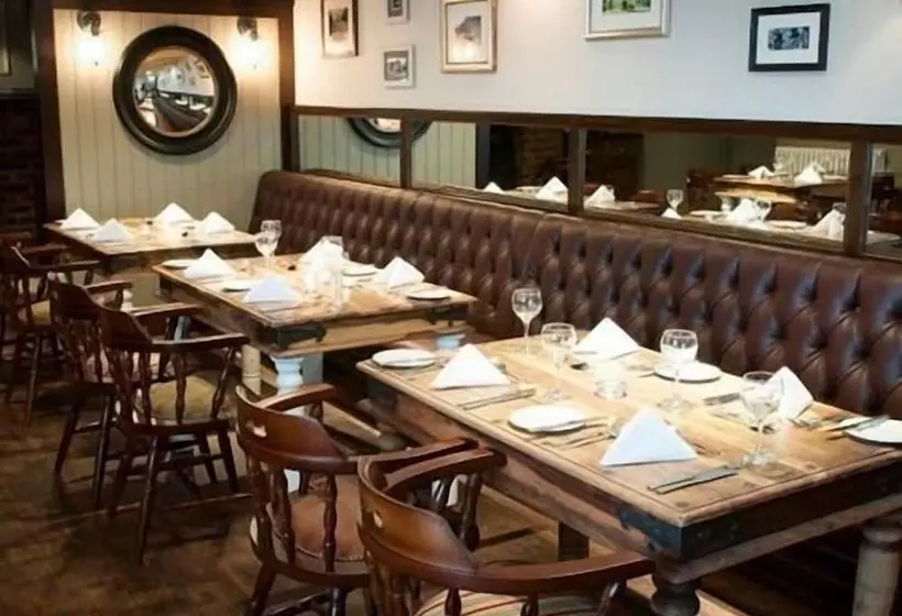 Hotel The Tavern  Steakhouse And Lodge