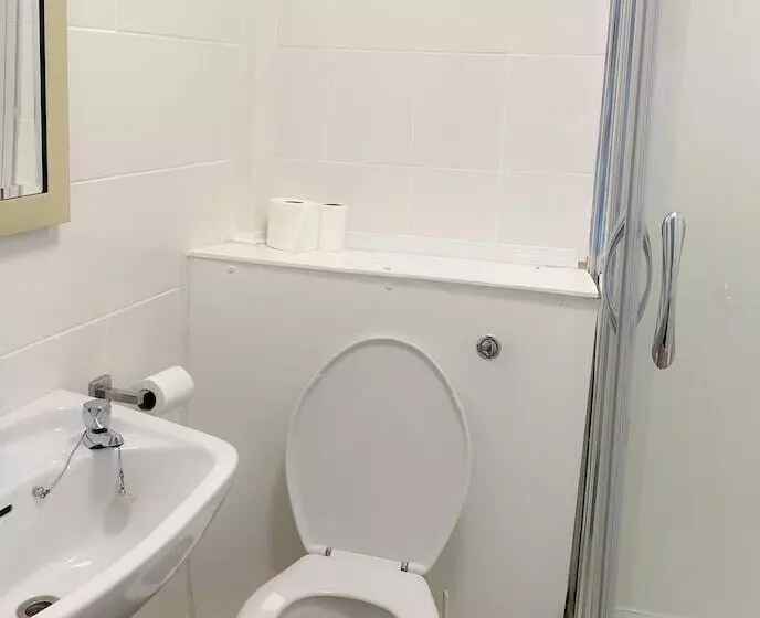 Hotel The Tavern  Steakhouse And Lodge