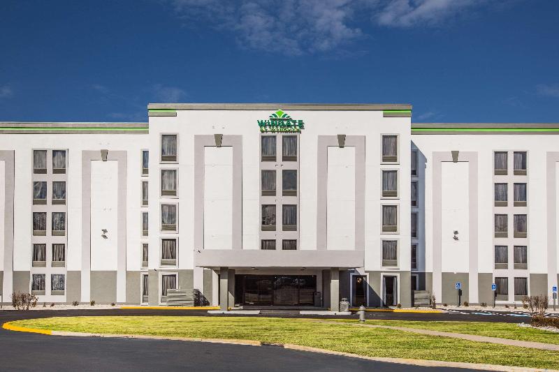 בית מלון כפרי Wingate By Wyndham Louisville Airport Expo Center