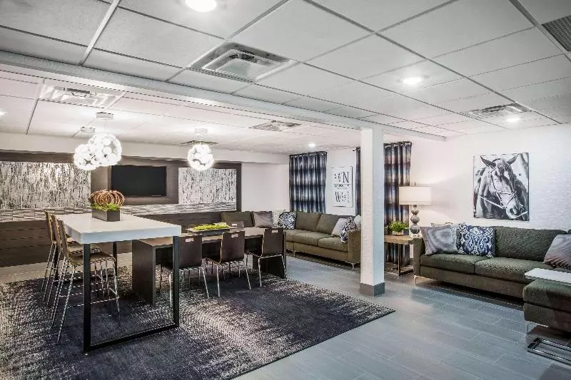 호텔 Wingate By Wyndham Louisville Airport Expo Center