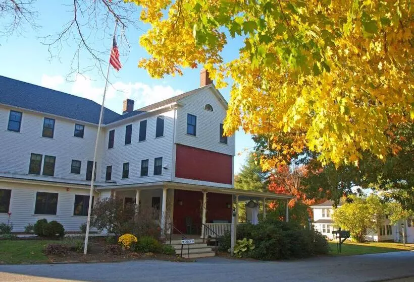 ホテル Woodbound Inn