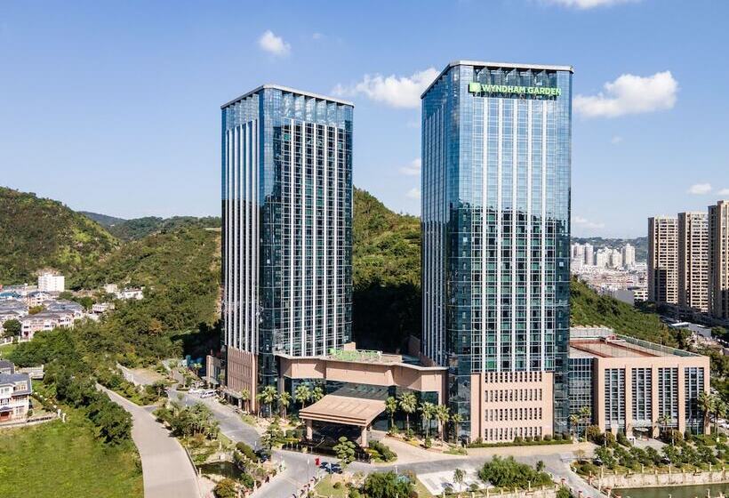 Отель Wyndham Garden Yuhuan Downtown