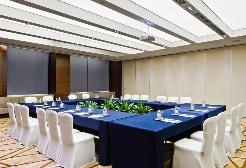 בית מלון כפרי Wyndham Garden Yuhuan Downtown