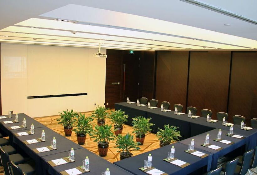 Отель Wyndham Garden Yuhuan Downtown