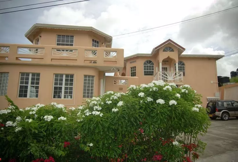 La Heliconia & Day Spa