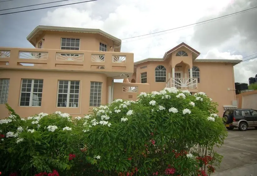 La Heliconia & Day Spa