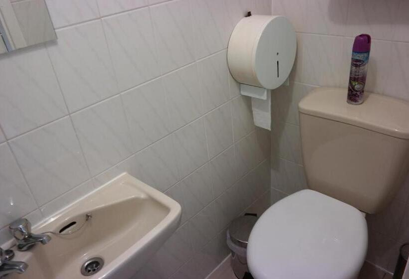 بنسيون Cardoh Lodge