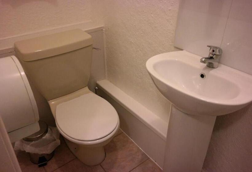 بنسيون Cardoh Lodge