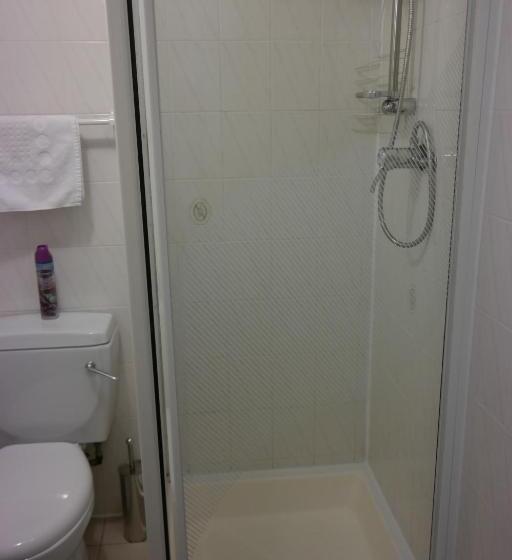 بنسيون Cardoh Lodge