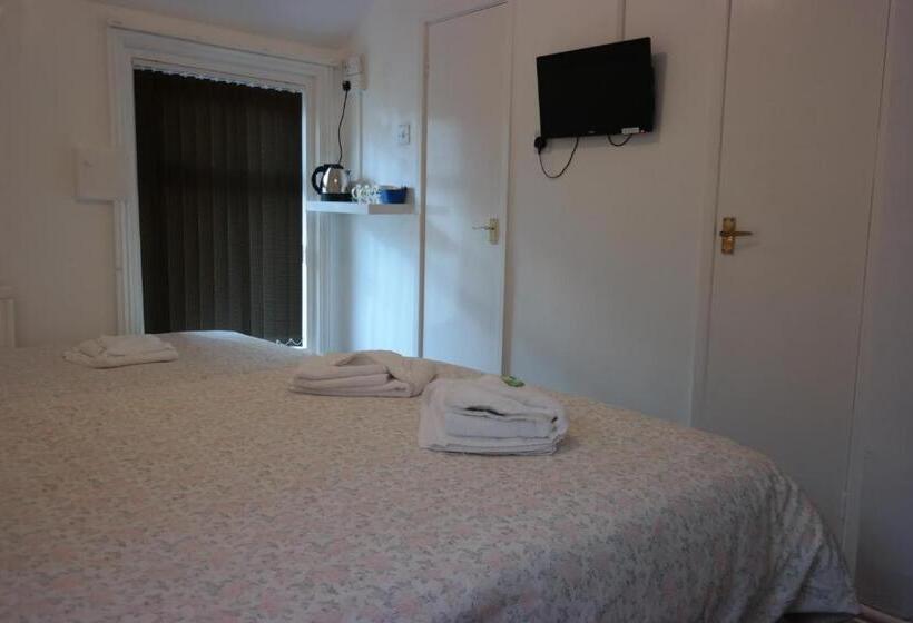 بنسيون Cardoh Lodge