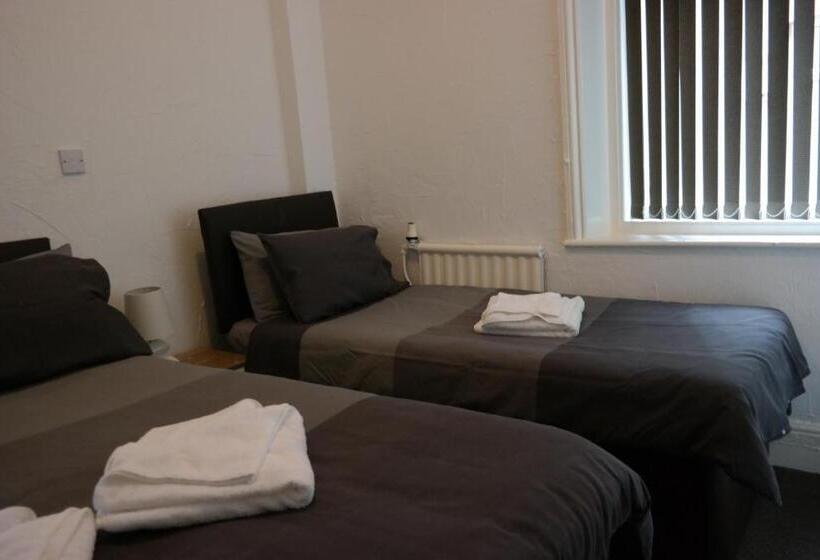 بنسيون Cardoh Lodge