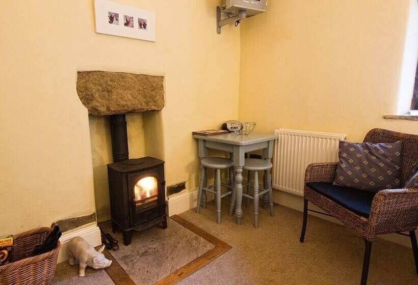 بنسيون Rushop Hall