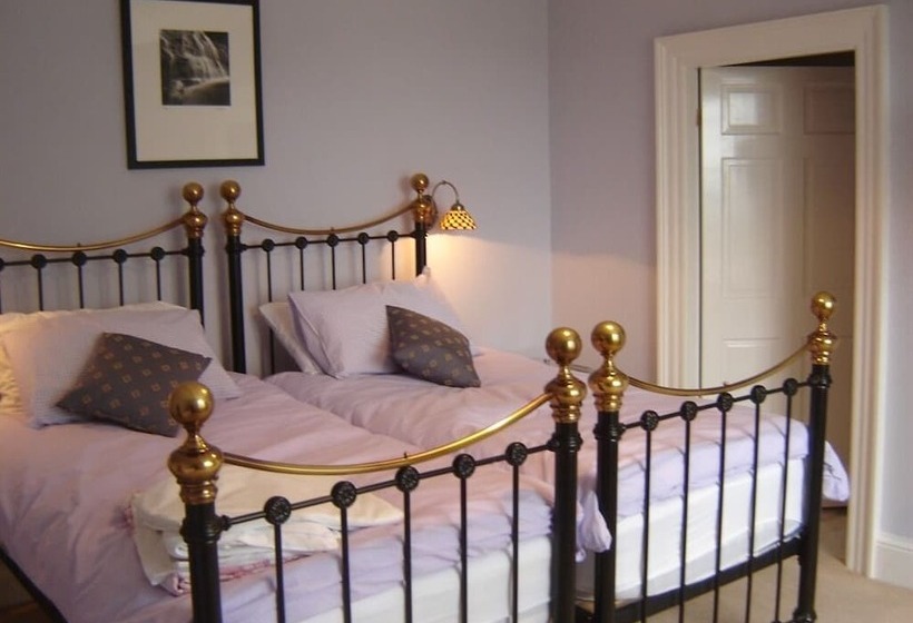 بنسيون Rushop Hall