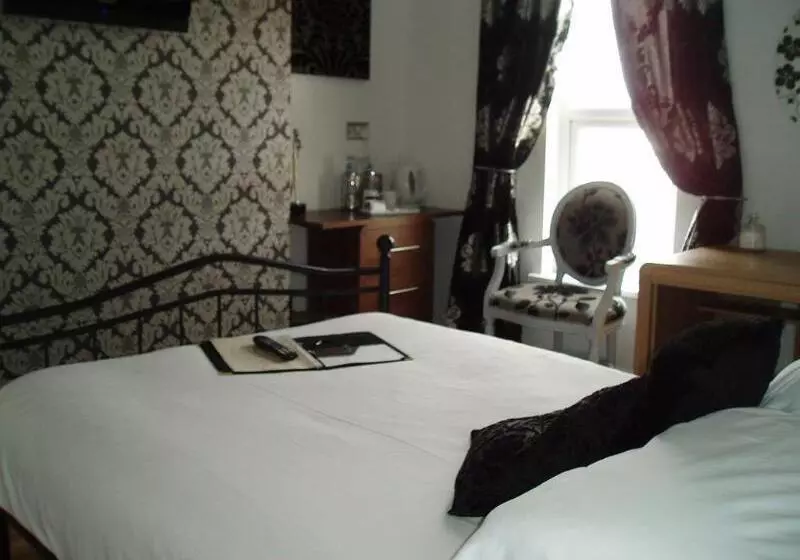 ペンション The Whittington And Cat