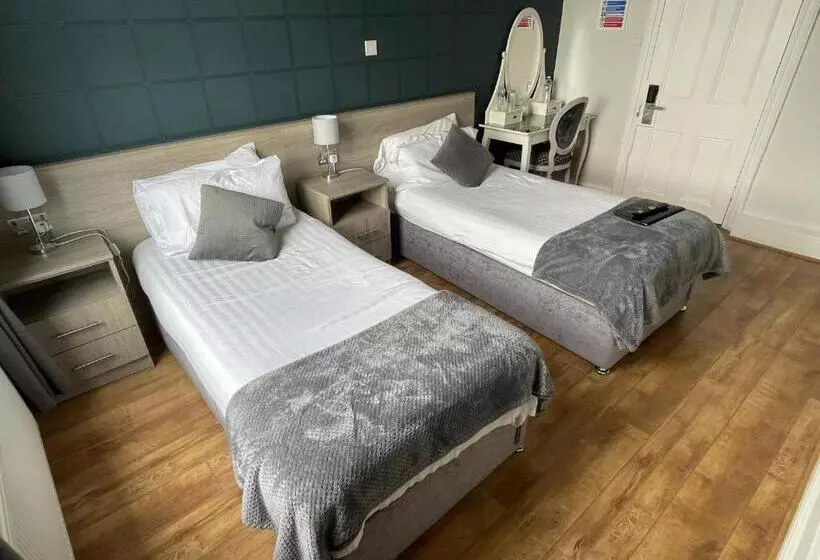 ペンション The Whittington And Cat