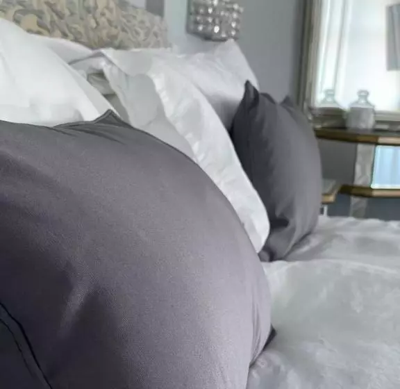 ペンション The Whittington And Cat