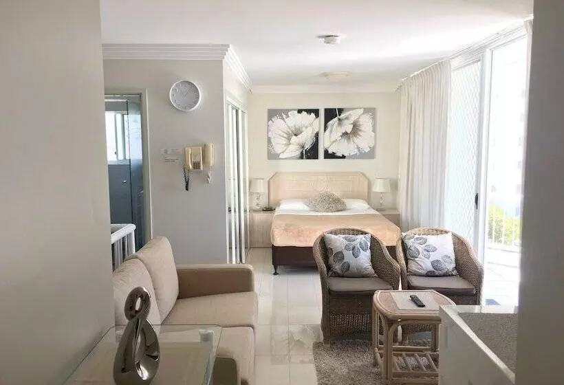 Santa Anne By The Sea