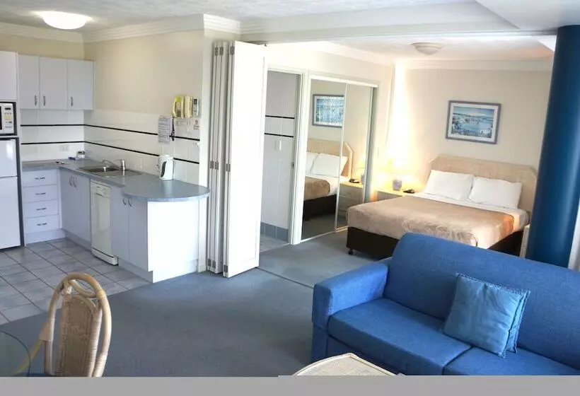 Santa Anne By The Sea