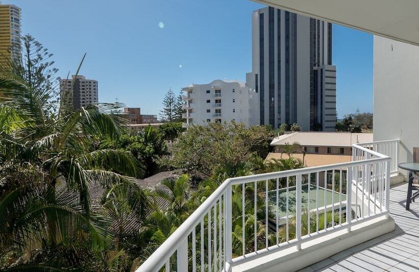 Santa Anne By The Sea