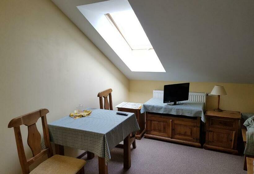 ユースホステル Karczma Na Woli